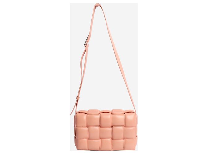 Bottega Veneta Bolsa Cassette acolchoada rosa - vista 2