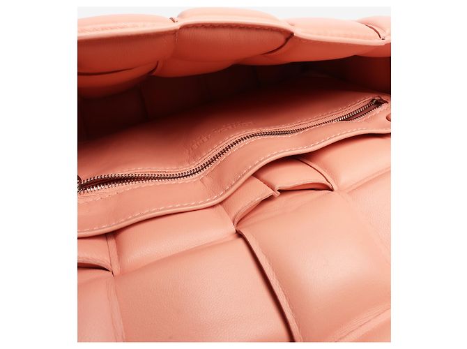Bottega Veneta Bolsa Cassette acolchoada rosa - vista 7