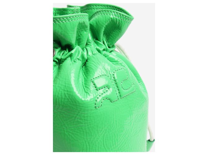 Courreges Eimer Tasche aus acidgrünem Lackleder mit Toggle-Verschluss - Ansicht 6