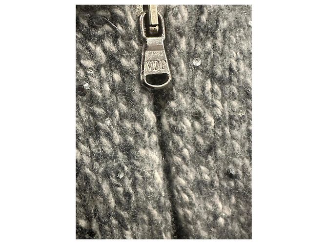 Autre Marque VDP Club Grauer Cashmere-Cardigan mit Pailletten - Ansicht 10