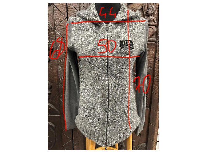 Autre Marque VDP Club Grauer Cashmere-Cardigan mit Pailletten - Ansicht 14
