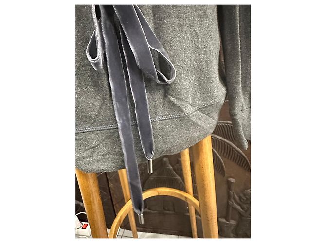 Autre Marque VDP Club Grauer Cashmere-Cardigan mit Pailletten - Ansicht 9