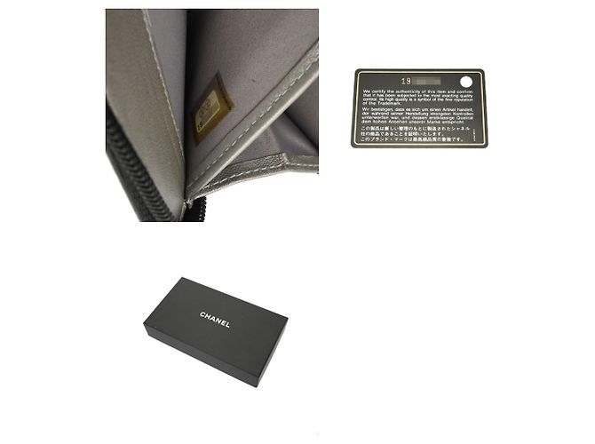 Cartera larga de cuero negro Camelia de Chanel - vista 11