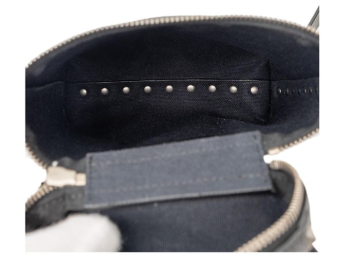 Valentino Rockstud Umhängetasche aus schwarzem genarbtem Kalbsleder, umwandelbar - Ansicht 4