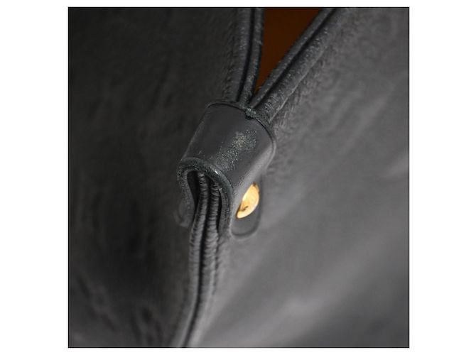 Bolso OnTheGo GM Monogram Empreinte en cuero negro de Louis Vuitton - vista 15