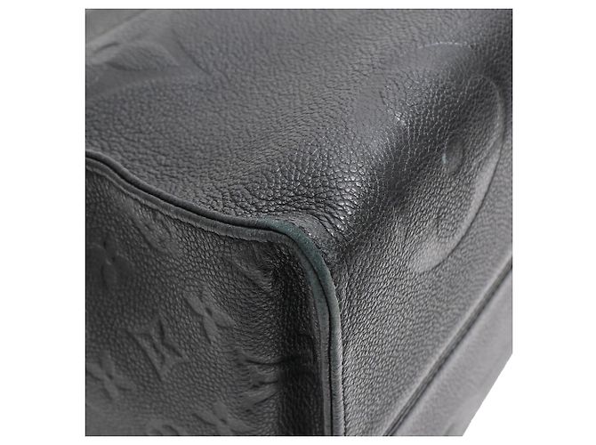 Bolso OnTheGo GM Monogram Empreinte en cuero negro de Louis Vuitton - vista 8