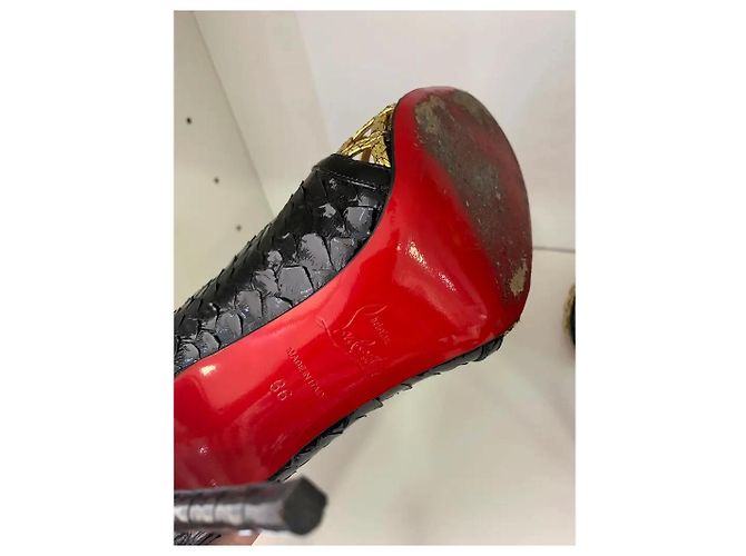 Christian Louboutin Bougliona 100 Python Décolleté Nere e Oro Multicolore - vista 5