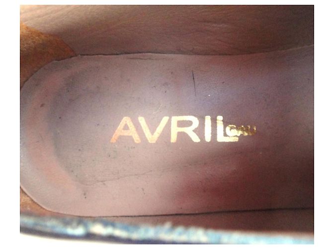 Derbies Avril Gau in pelle verniciata blu navy - vista 6