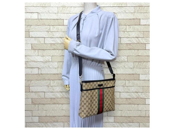Gucci Sherry Schultertasche aus beigem und braunem GG-Canvas - Ansicht 2