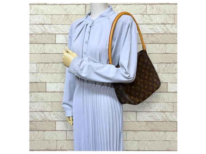 Bolso de Hombro Looping MM Monograma Louis Vuitton Castaño - vista 2