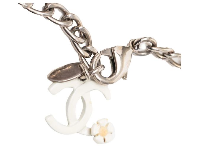 Timeless Collana pendente a catena Chanel Camelia Coco Mark Argento Bianco - vista 2