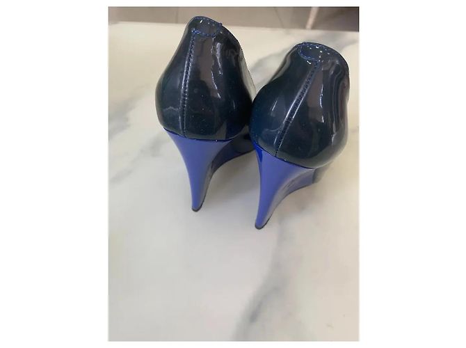 Jimmy Choo Open-Toe Wedge-Heels aus bicolor Lackleder Mehrfarben - Ansicht 6