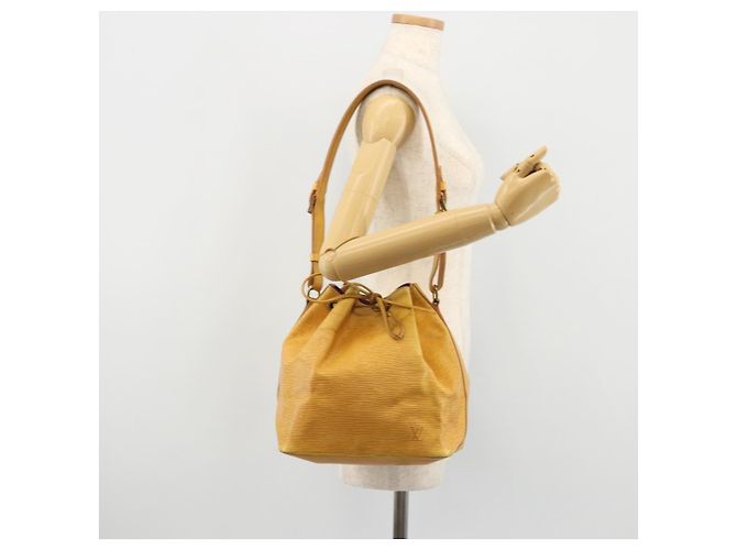 Noe LOUIS VUITTON Borsa a Spalla Petit Noé Epi Gialla M44109 LV Auth YKZ986 Giallo - vista 20