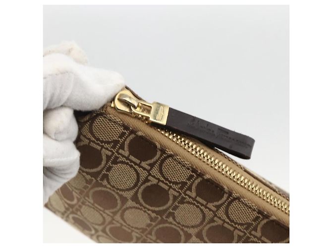 Bolso de Hombro Gancini de Nylon Marrón Dorado Salvatore Ferragamo Auth YKZ614 Castaño - vista 14