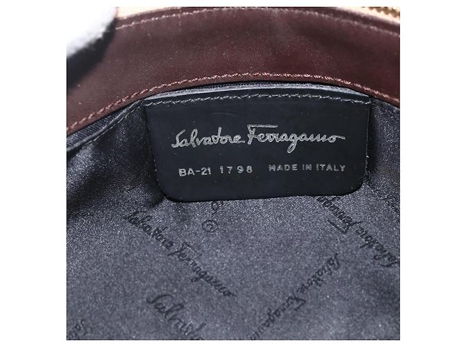 Bolso de Hombro Gancini de Nylon Marrón Dorado Salvatore Ferragamo Auth YKZ614 Castaño - vista 15