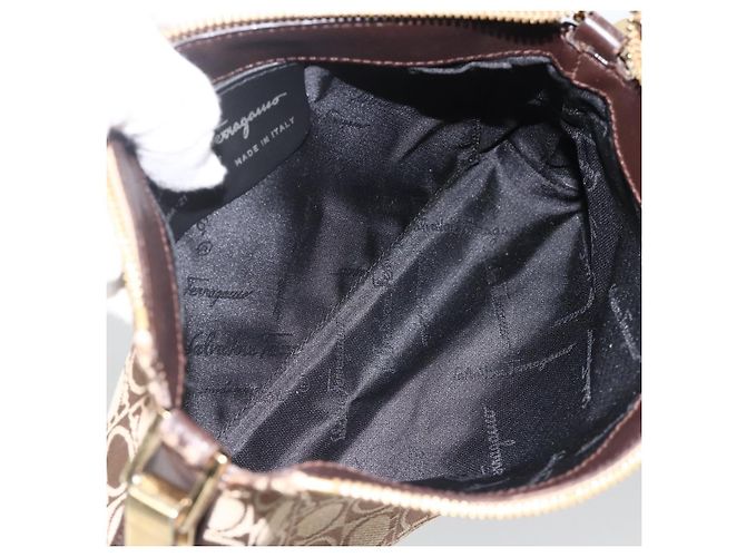 Bolso de Hombro Gancini de Nylon Marrón Dorado Salvatore Ferragamo Auth YKZ614 Castaño - vista 16