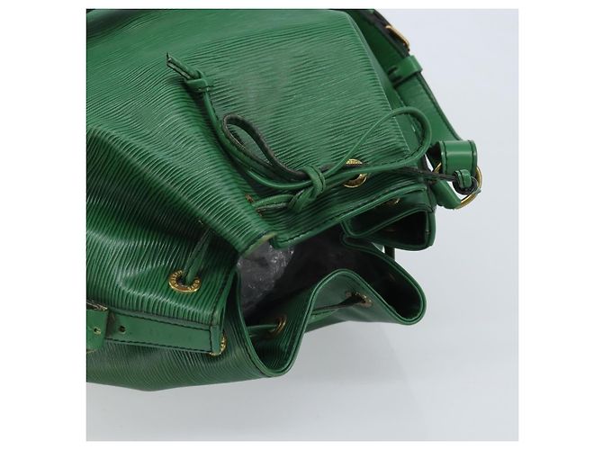 Noe LOUIS VUITTON Borsa a Spalla Petit Noé Epi Verde M44104 LV Auth AMZ056 - vista 6