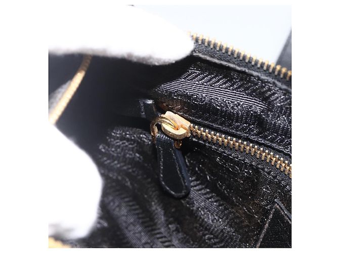 PRADA Borsa a Mano Nylon 2 vie Nero Oro Auth 172342SAV D'oro - vista 22