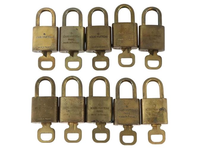 LOUIS VUITTON Set di 10 Lucchetti in metallo Oro LV Auth am11193 D'oro - vista 3