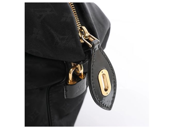 Borsa a spalla Louis Vuitton Lockit Verticals MM Monogram Désil in blu navy M93842 Nero - vista 4
