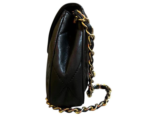 Borsa a spalla Chanel in agnello nero 1989 con logo CC - view 3