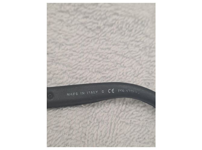 Occhiali da sole Chanel in acetato nero con dettagli a catena - vista 5