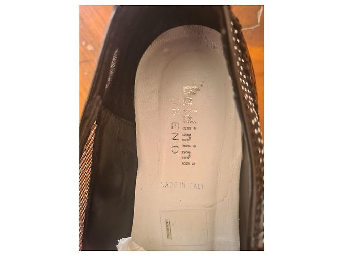 Autre Marque Scarpe basse nere verniciate con nappine e borchie Nero - vista 4