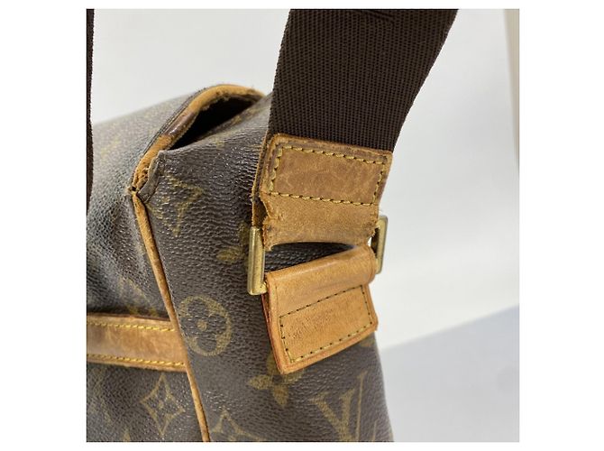 Borsa a Spalla Monogram Abbesses di Louis Vuitton Marrone - vista 6