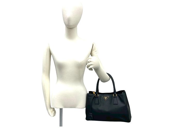 Sac à main en cuir Saffiano avec logo triangle Galleria de Prada - vue 2