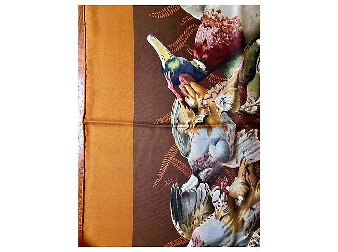 Hermès: Vintage Seidentwill-Schal mit dem Titel 'Gibiers' 1997 Mehrfarben - Ansicht 5