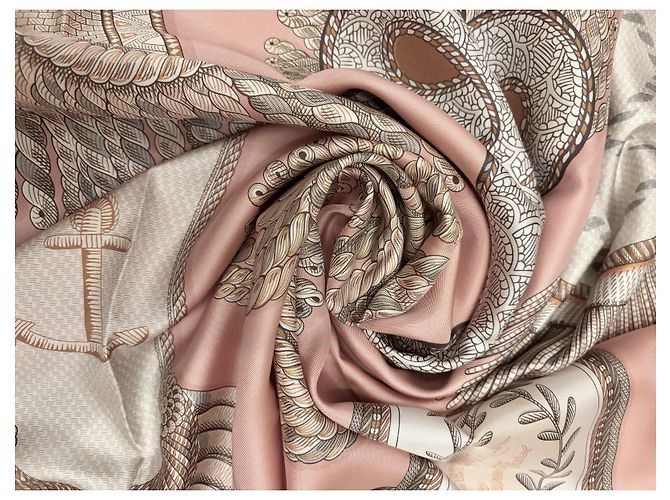 Hermès: Sciarpa Doppia Faccia "Epaulettes de Gala" 90 cm. Eccellente. Condizione Multicolore - vista 13