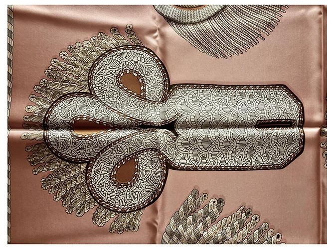 Hermès: Sciarpa Doppia Faccia "Epaulettes de Gala" 90 cm. Eccellente. Condizione Multicolore - vista 9