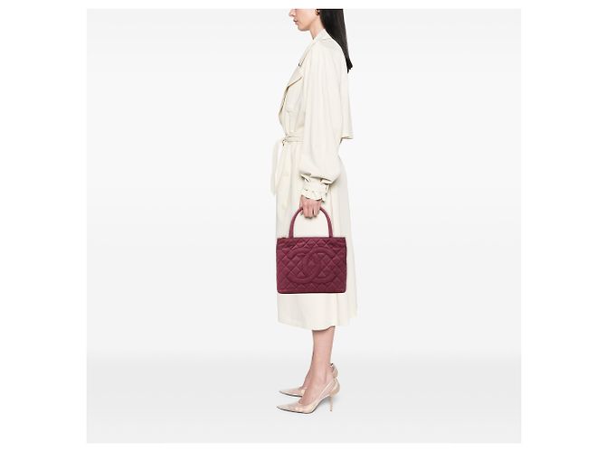 Chanel Rote Wildleder Medaillon Tasche Bordeaux - Ansicht 7
