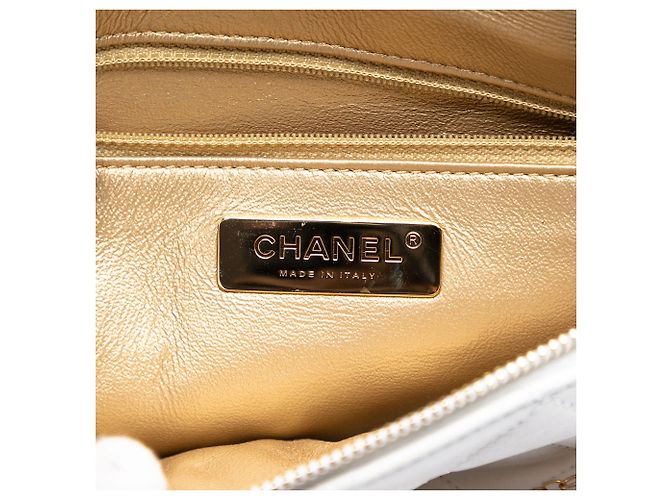 Chanel Weiße gesteppte Lammleder All About Chains Bauchtasche - Ansicht 5
