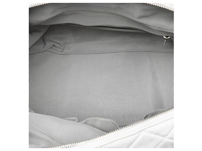 Chanel Weißes CC Lammleder Rahmen Tote - Ansicht 4