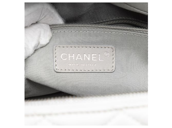 Chanel Weißes CC Lammleder Rahmen Tote - Ansicht 5