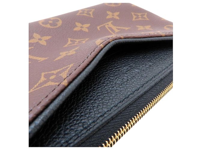 Clutch Pallas Monogram Marrone Louis Vuitton - vista 9