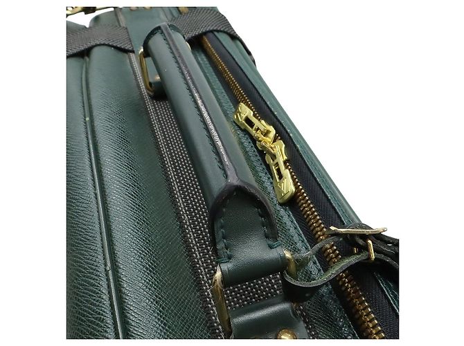Valigia Satellite 53 Taiga Louis Vuitton Verde - vista 4