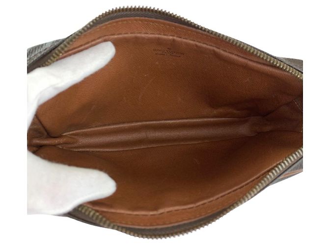 Clutch Monogram Louis Vuitton Marrone - vista 7