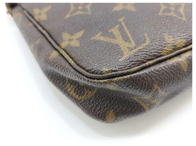 Louis Vuitton Louis Vuitton Pochette Monogramme en toile Monogramme medium Marron - vue 5
