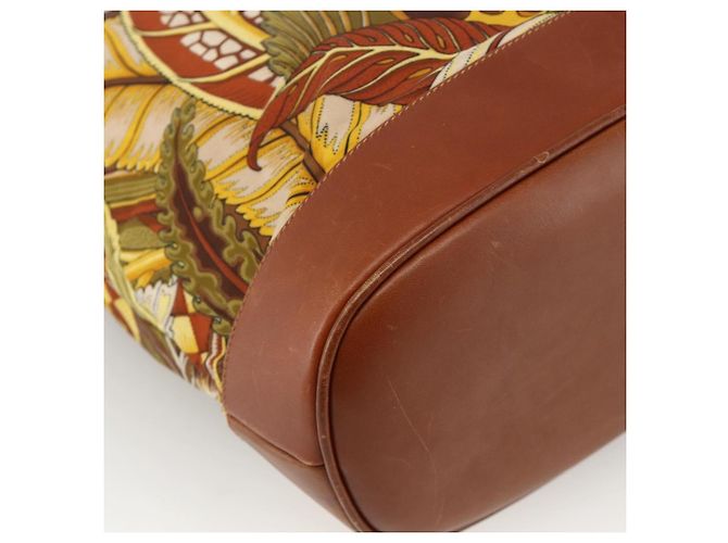 Borsa Tote Salvatore Ferragamo in nylon marrone e oro Auth ka3760A D'oro - vista 13