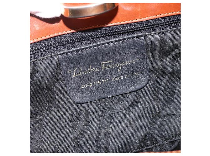 Borsa Tote Salvatore Ferragamo in nylon marrone e oro Auth ka3760A D'oro - vista 15