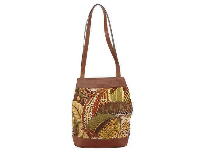 Borsa Tote Salvatore Ferragamo in nylon marrone e oro Auth ka3760A D'oro - vista 3