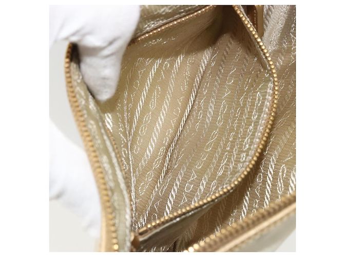 Borsa a Spalla con Catena Prada in Nylon Bianco e Oro Auth YKZ849A D'oro - vista 22