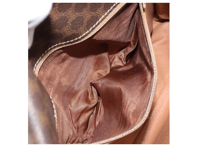 Céline Borsa a spalla circolare in tela Macadam CELINE in pelle PVC marrone e oro Auth YKZ528 D'oro - vista 22