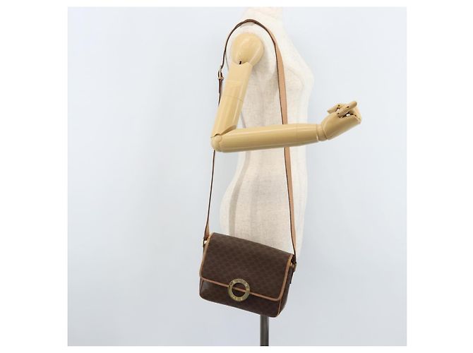 Céline Borsa a spalla circolare in tela Macadam CELINE in pelle PVC marrone e oro Auth YKZ528 D'oro - vista 23