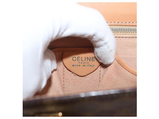 Céline Borsa a mano in tela Macadam Medallion CELINE in pelle PVC marrone oro Auth INZ093A D'oro - vista 16