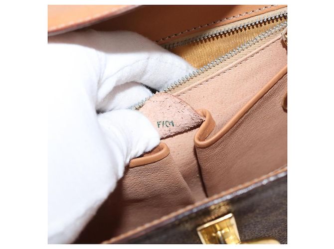 Céline Borsa a mano in tela Macadam Medallion CELINE in pelle PVC marrone oro Auth INZ093A D'oro - vista 22