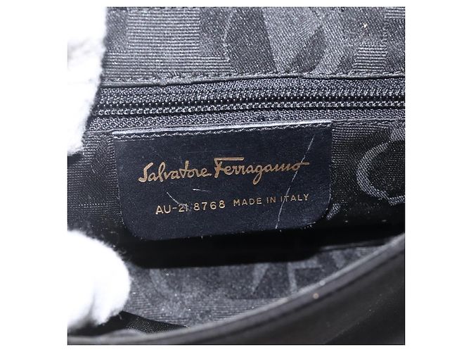 Borsa a Spalla Salvatore Ferragamo in Pelle Scamosciata Nera e Oro Auth bs34238 Nero D'oro - vista 15