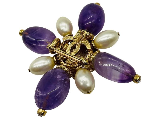 Broche CC Logo embelezada com pedras em roxo / turquesa / strass / pérolas da Chanel 2005 Multicor - vista 2